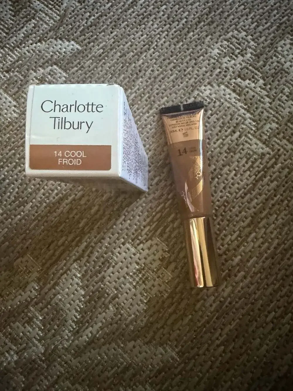 Charlotte Tilbury Beautiful Skin Foundation 14 Cool Froid 30ml